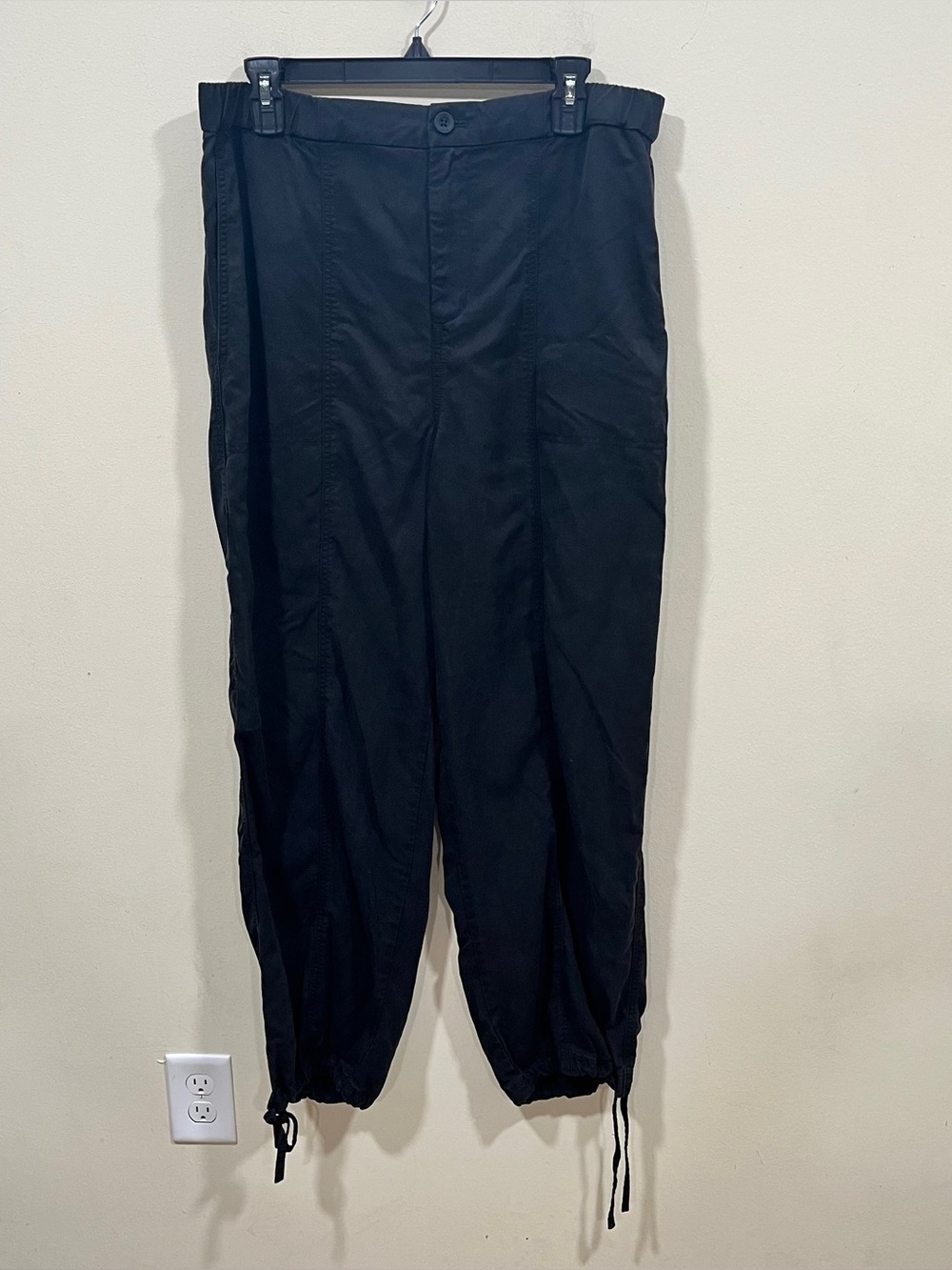 Vuori women’s black joggers dance studio pants size XL